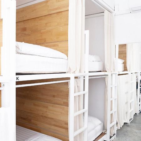 Hood Hostel Янгон Екстериор снимка