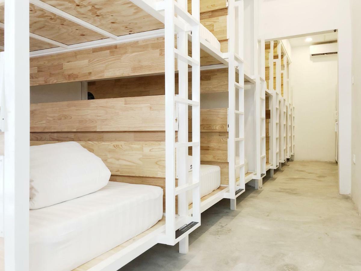 Hood Hostel Янгон Екстериор снимка