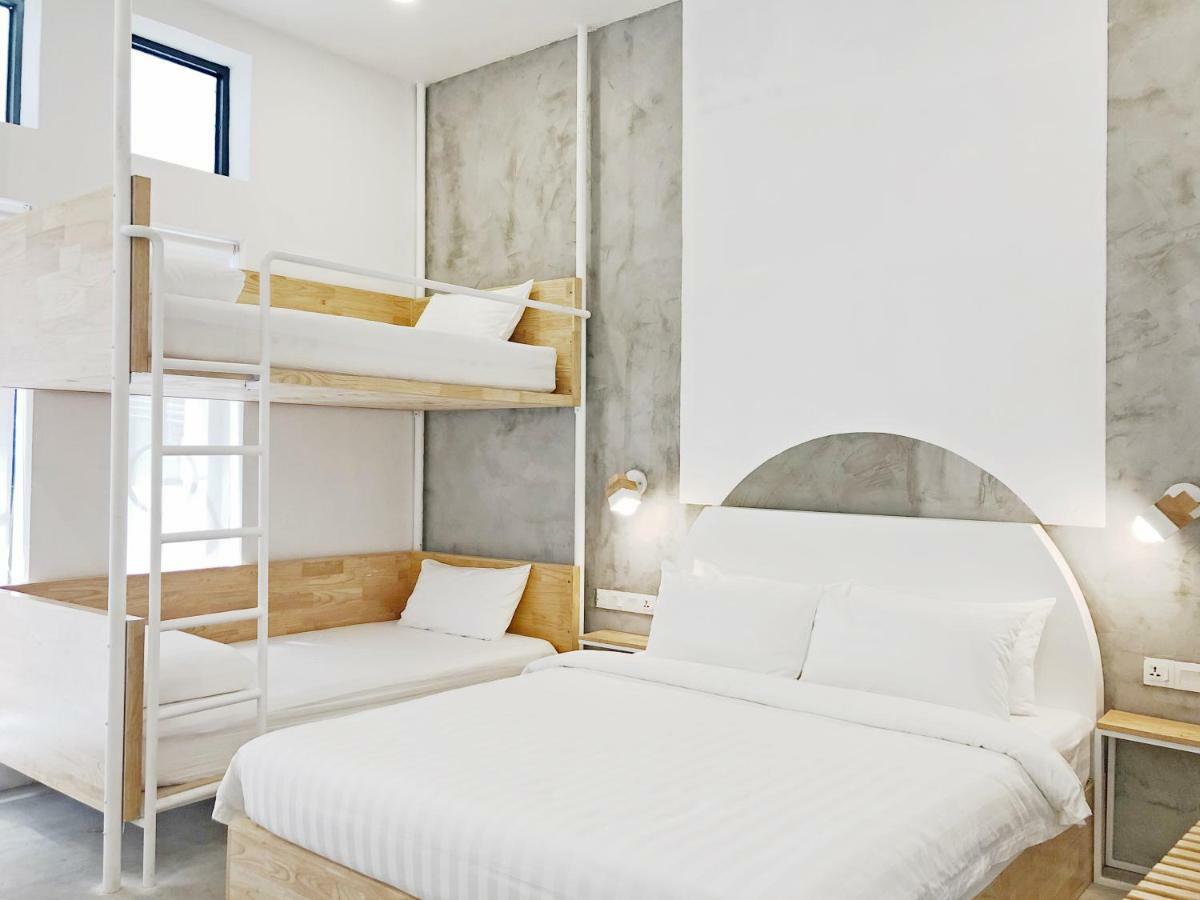 Hood Hostel Янгон Екстериор снимка