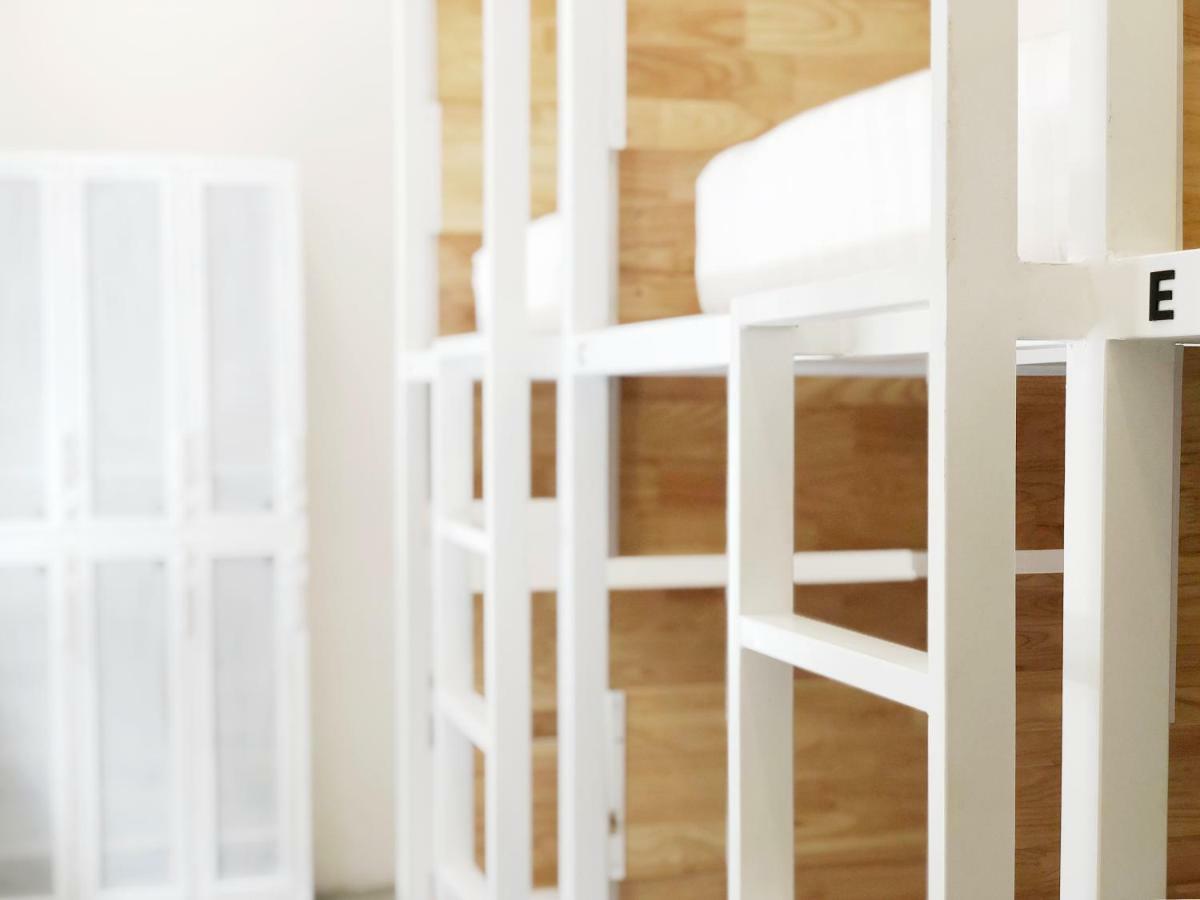 Hood Hostel Янгон Екстериор снимка