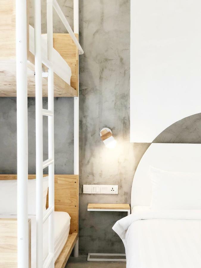 Hood Hostel Янгон Екстериор снимка