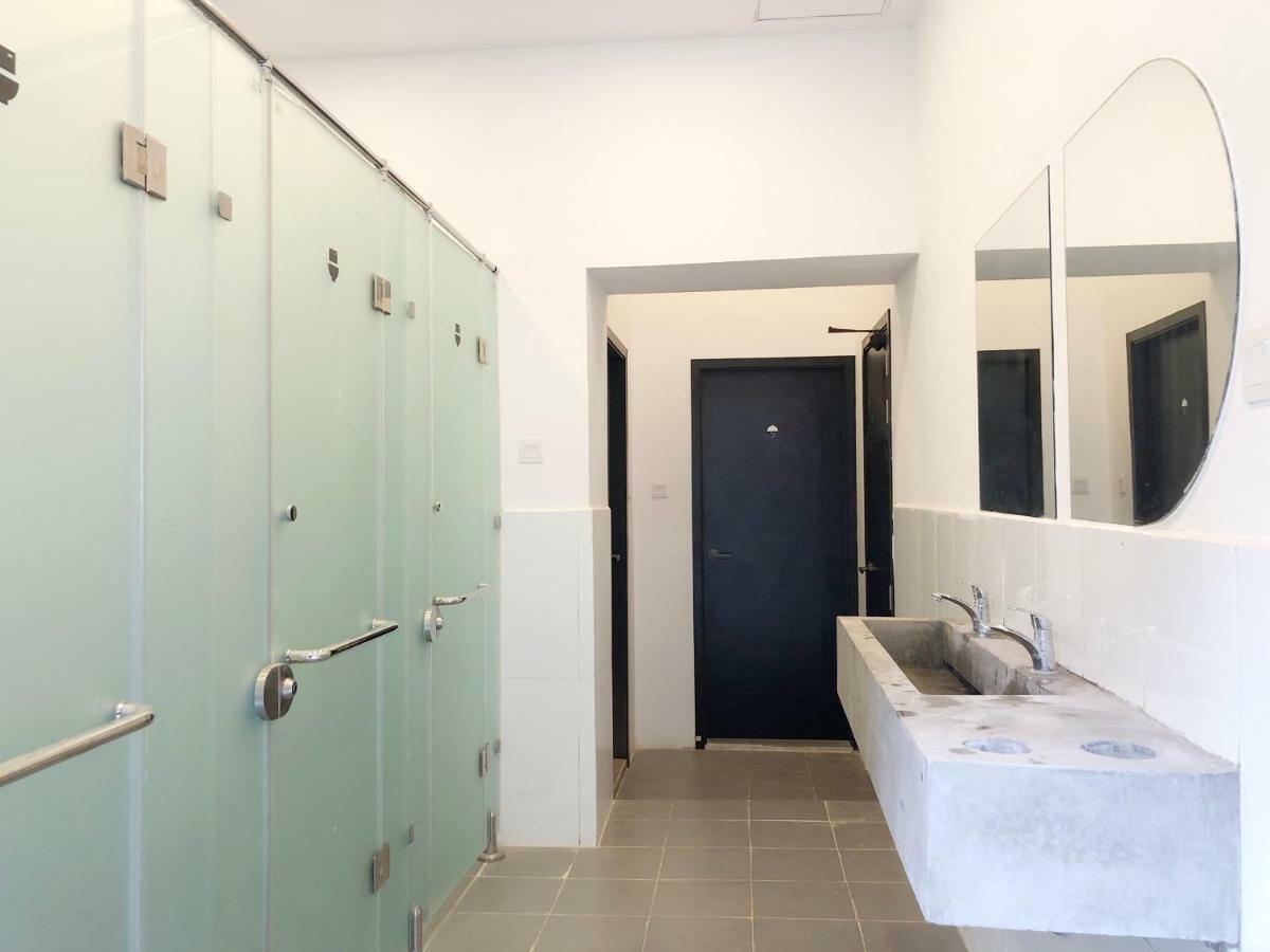 Hood Hostel Янгон Екстериор снимка