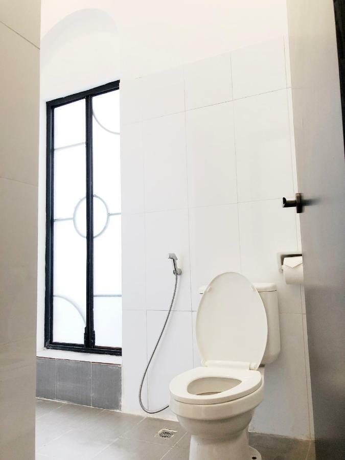 Hood Hostel Янгон Екстериор снимка